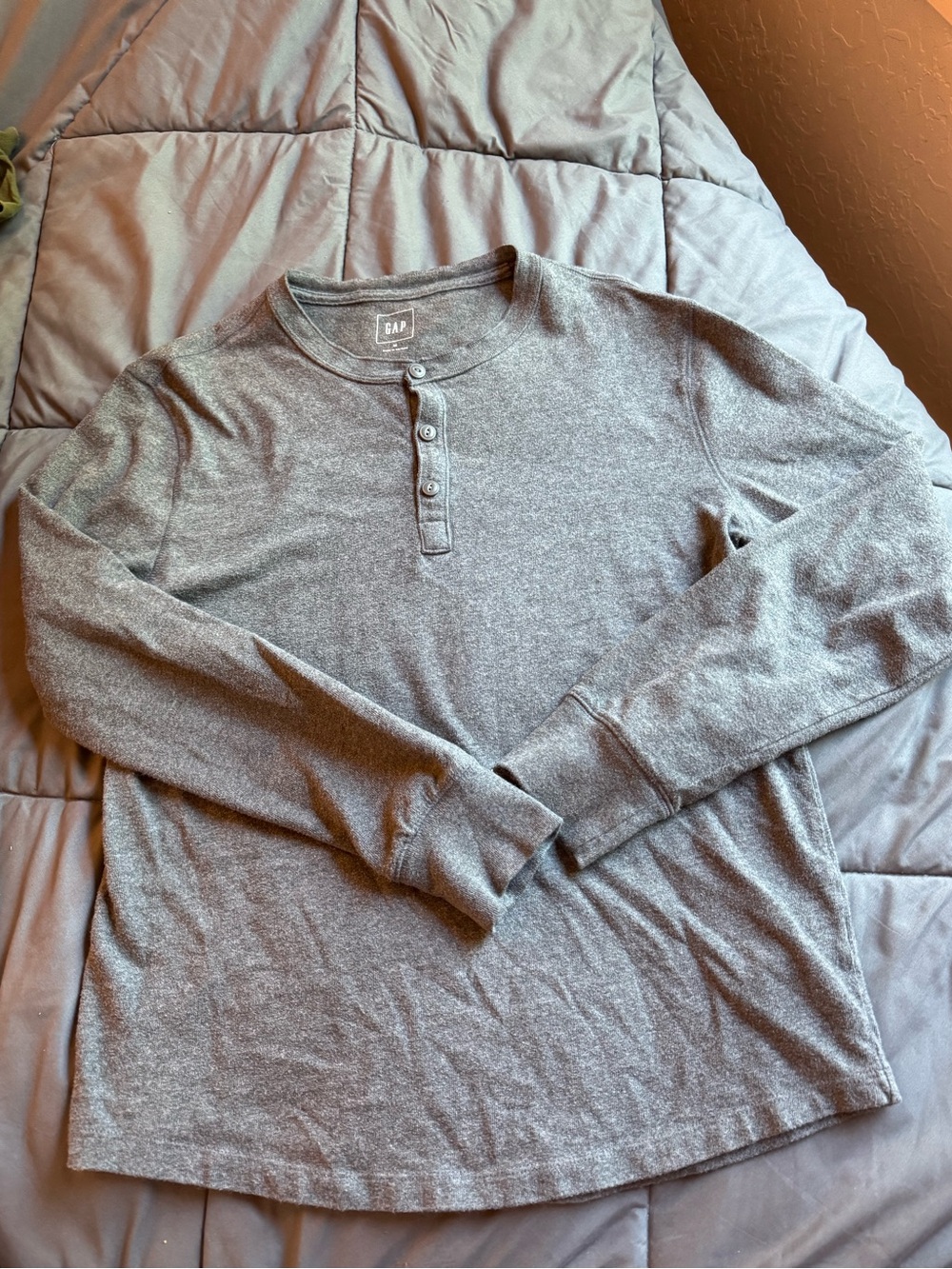 GAP Men's Heather Gray Long-Sleeve Henley